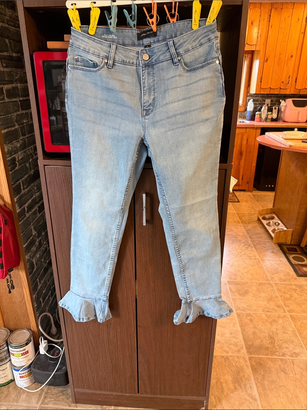 Ivanka Trump Light Blue Ruffle Hem Cropped Jeans in size 6